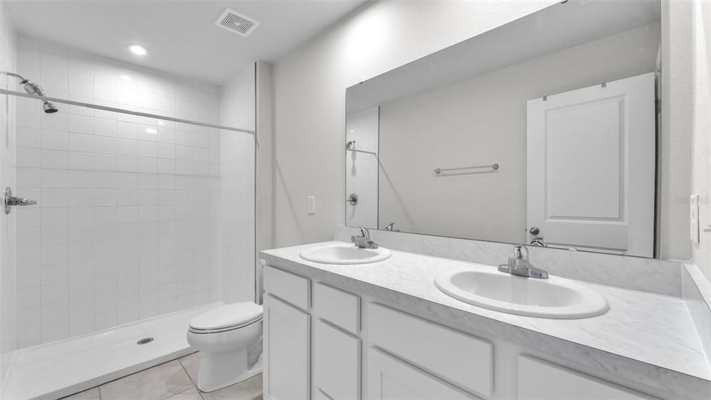 En Venta: $415,000 (4 camas, 2 baños, 2232 Pies cuadrados)