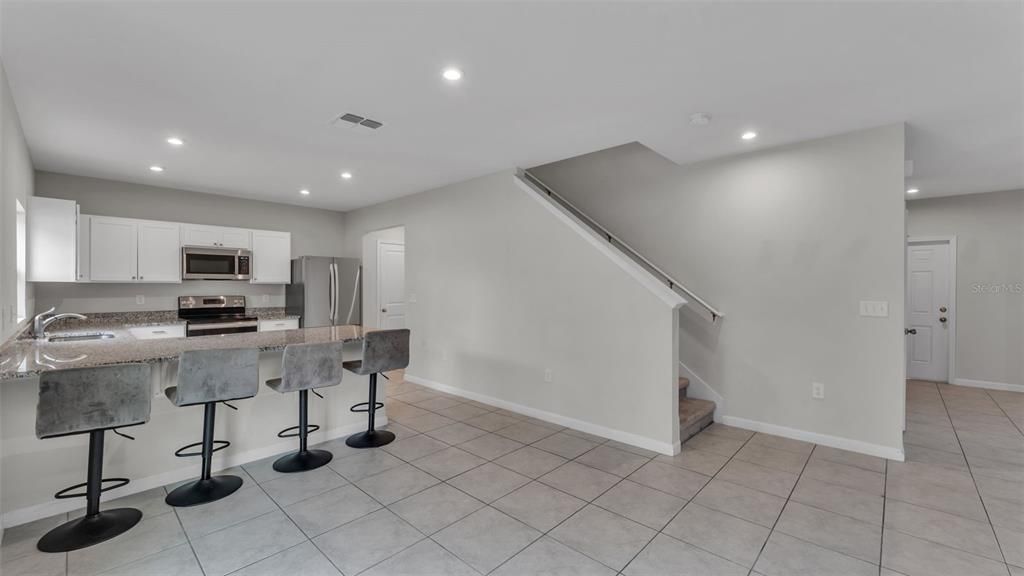 En Venta: $415,000 (4 camas, 2 baños, 2232 Pies cuadrados)