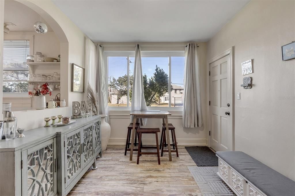 En Venta: $1,250,000 (4 camas, 3 baños, 1974 Pies cuadrados)