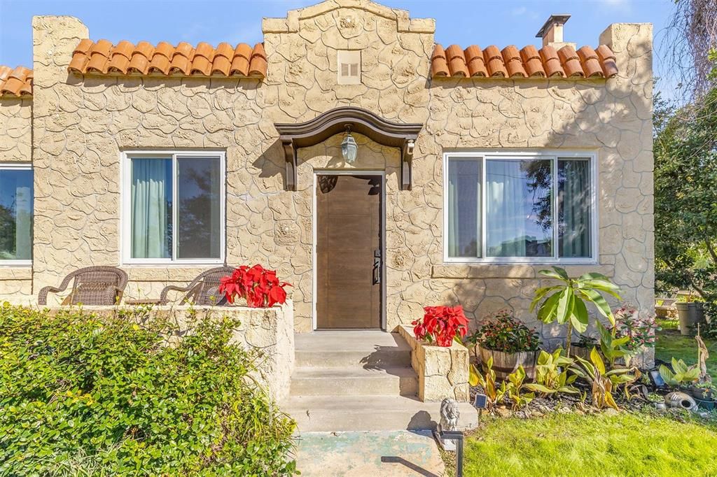 En Venta: $1,250,000 (4 camas, 3 baños, 1974 Pies cuadrados)