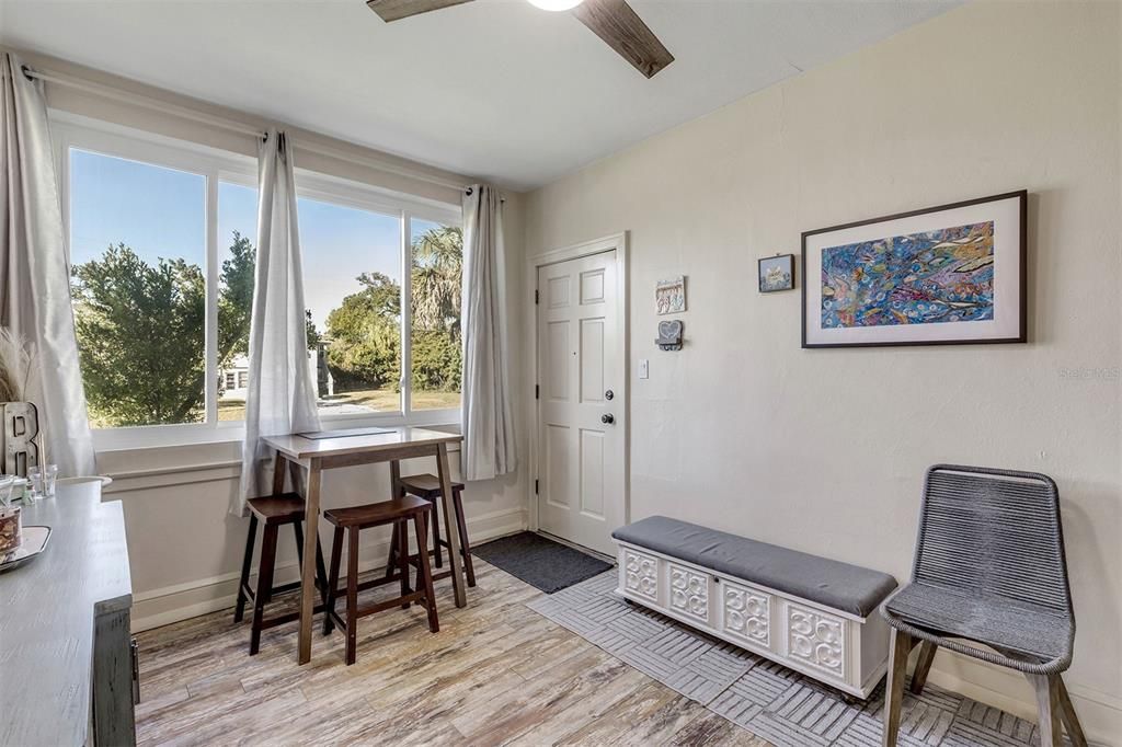 En Venta: $1,250,000 (4 camas, 3 baños, 1974 Pies cuadrados)