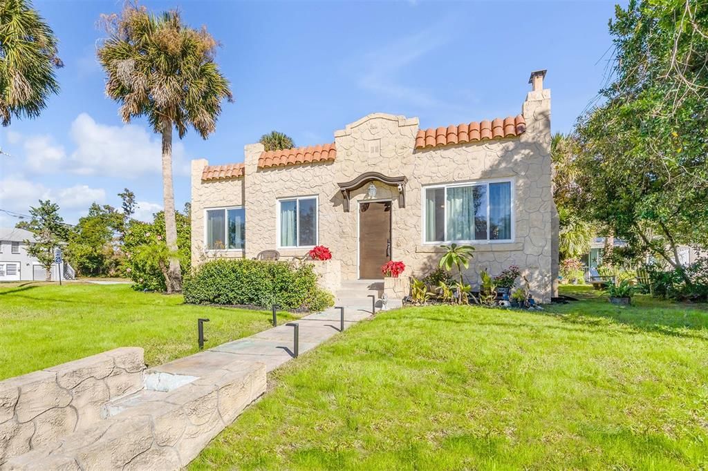 En Venta: $1,250,000 (4 camas, 3 baños, 1974 Pies cuadrados)