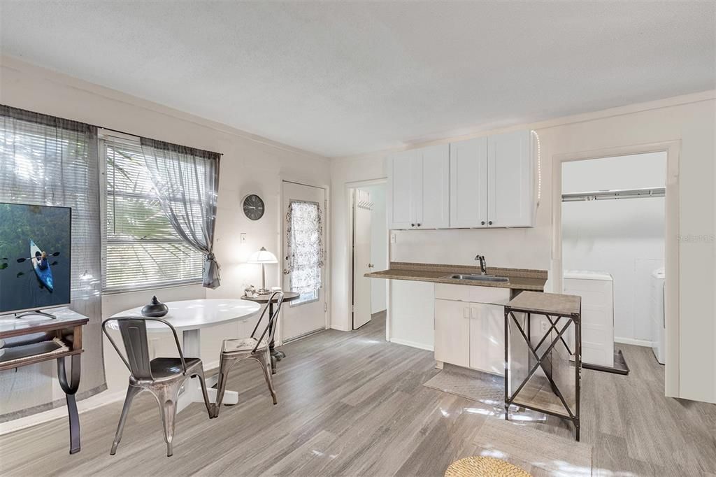 En Venta: $1,250,000 (4 camas, 3 baños, 1974 Pies cuadrados)