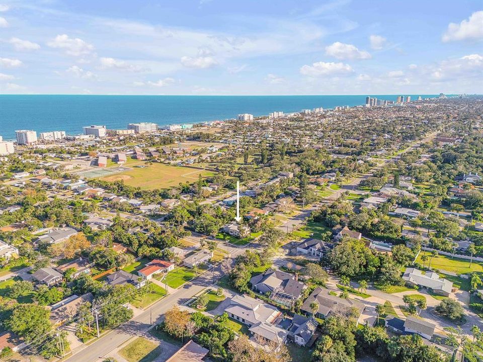 En Venta: $1,250,000 (4 camas, 3 baños, 1974 Pies cuadrados)