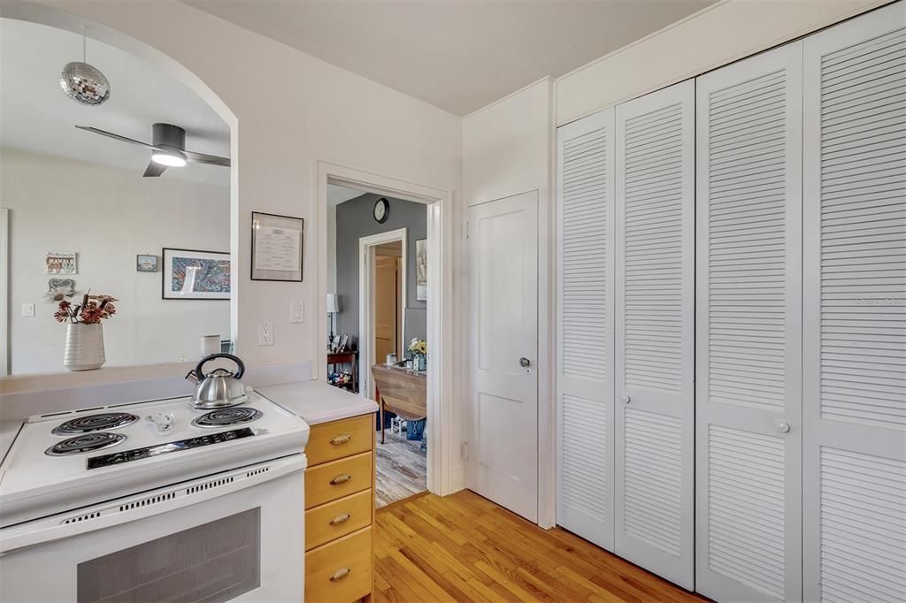 En Venta: $1,250,000 (4 camas, 3 baños, 1974 Pies cuadrados)