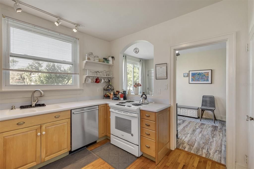 En Venta: $1,250,000 (4 camas, 3 baños, 1974 Pies cuadrados)