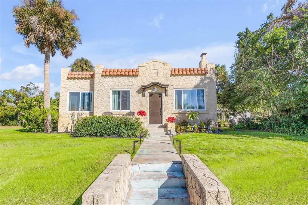 En Venta: $1,250,000 (4 camas, 3 baños, 1974 Pies cuadrados)