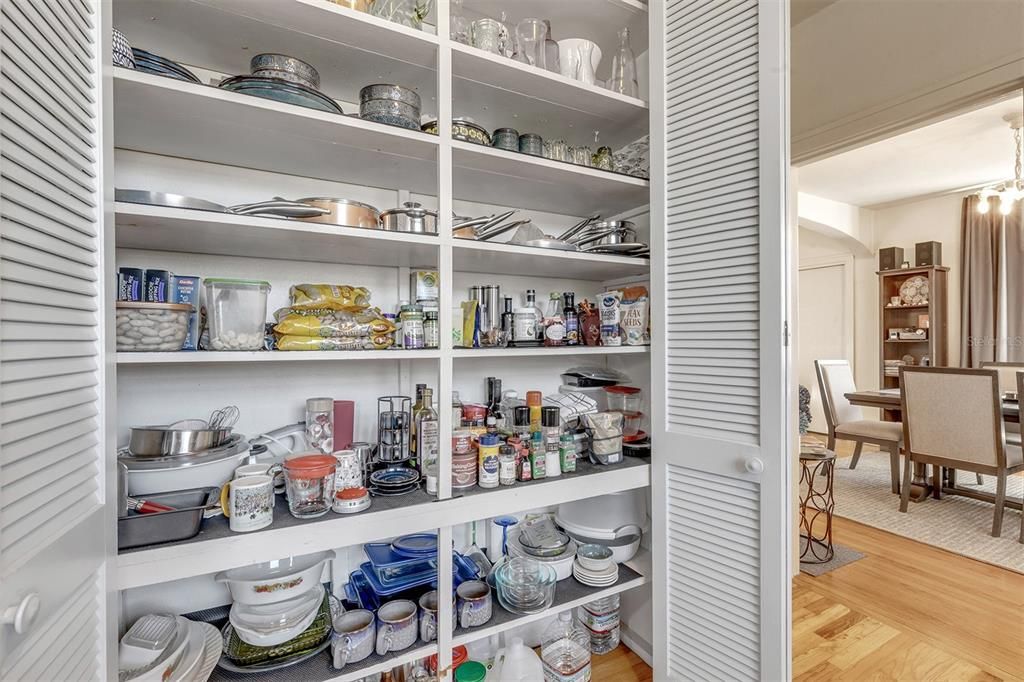 En Venta: $1,250,000 (4 camas, 3 baños, 1974 Pies cuadrados)