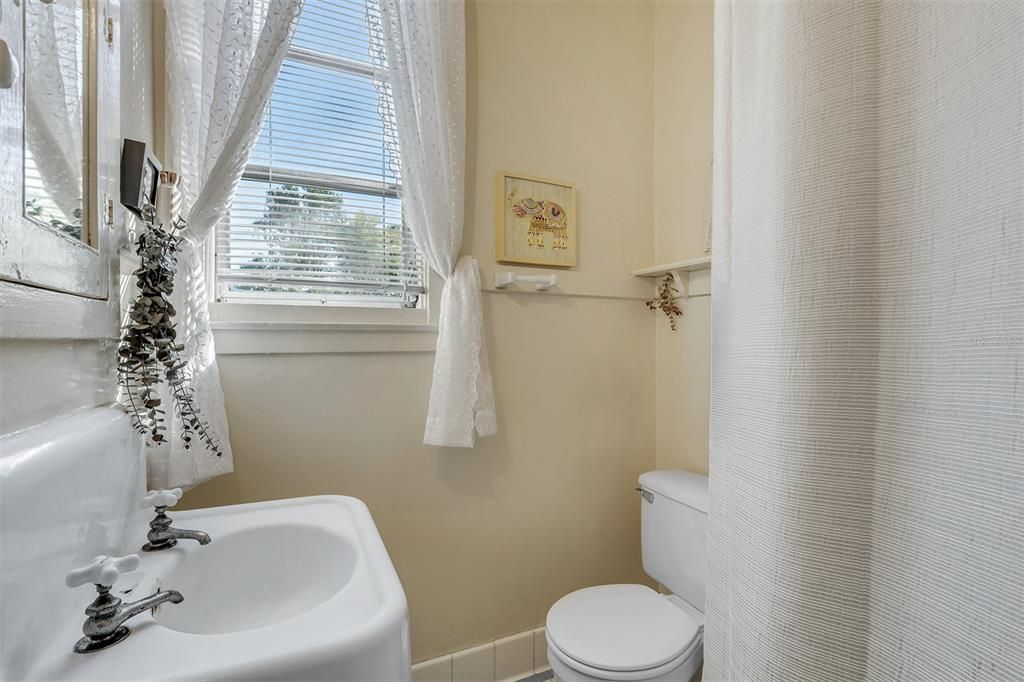 En Venta: $1,250,000 (4 camas, 3 baños, 1974 Pies cuadrados)