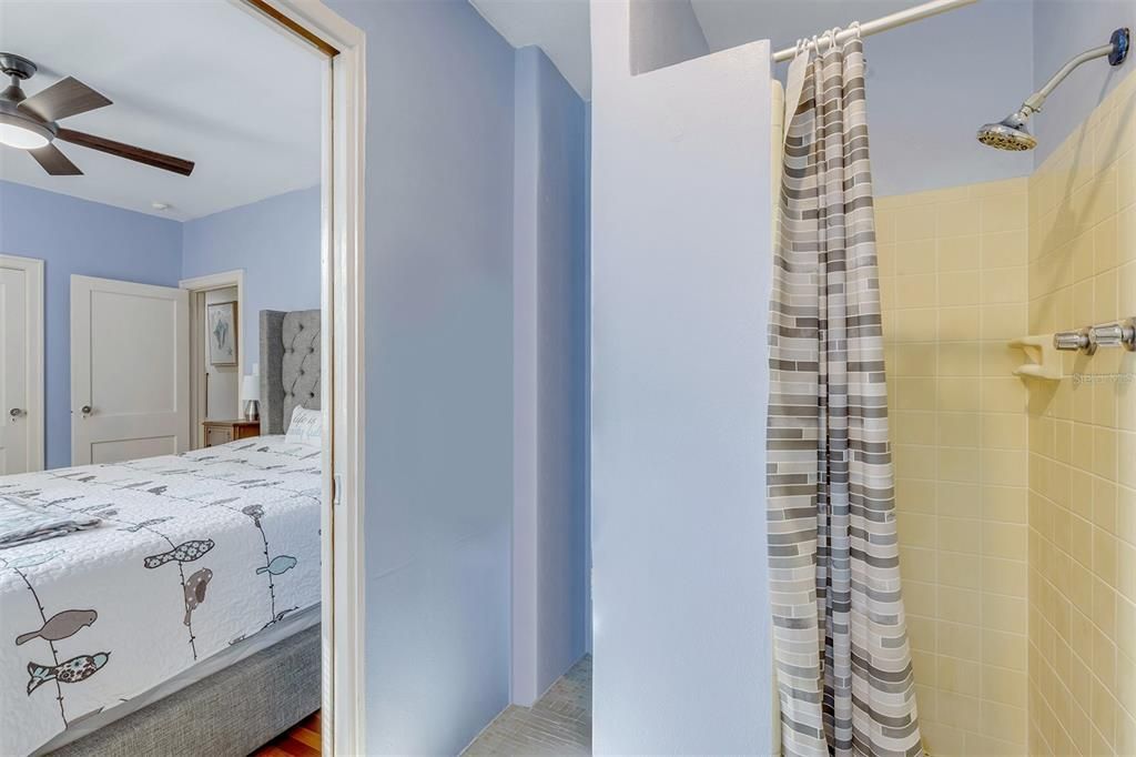 En Venta: $1,250,000 (4 camas, 3 baños, 1974 Pies cuadrados)