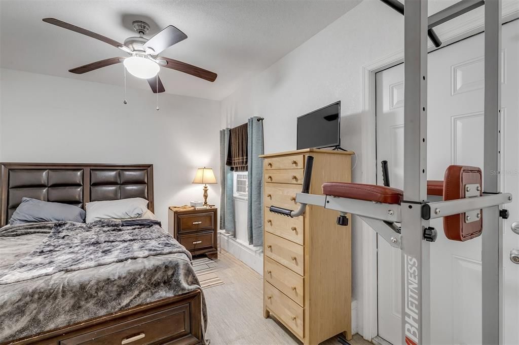 En Venta: $1,250,000 (4 camas, 3 baños, 1974 Pies cuadrados)