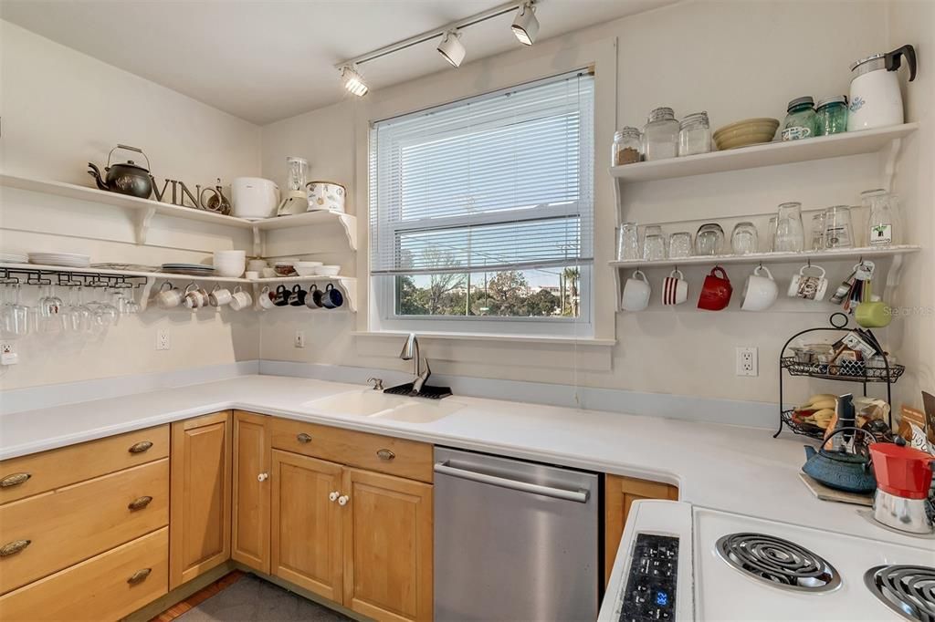 En Venta: $1,250,000 (4 camas, 3 baños, 1974 Pies cuadrados)