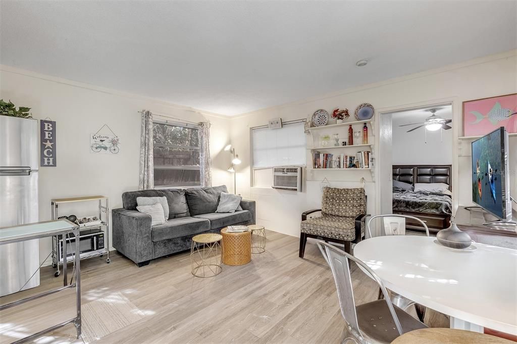 En Venta: $1,250,000 (4 camas, 3 baños, 1974 Pies cuadrados)