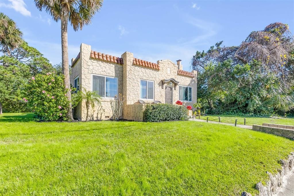 En Venta: $1,250,000 (4 camas, 3 baños, 1974 Pies cuadrados)