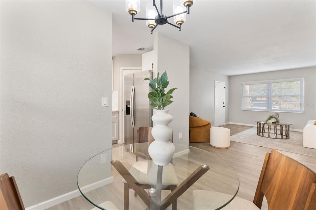 На продажу: $138,200 (2 спален, 1 ванн, 831 Квадратных фут)