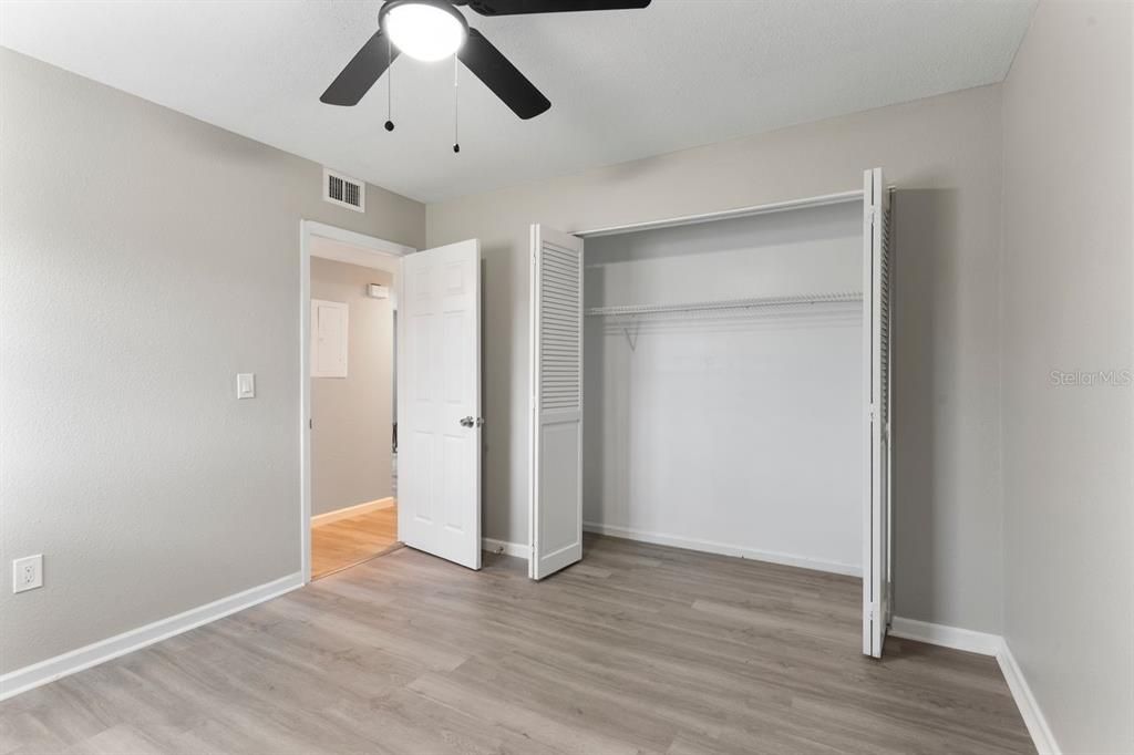 На продажу: $138,200 (2 спален, 1 ванн, 831 Квадратных фут)