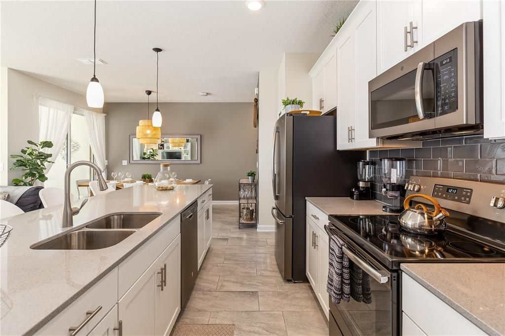 For Sale: $498,000 (4 beds, 3 baths, 1914 Square Feet)