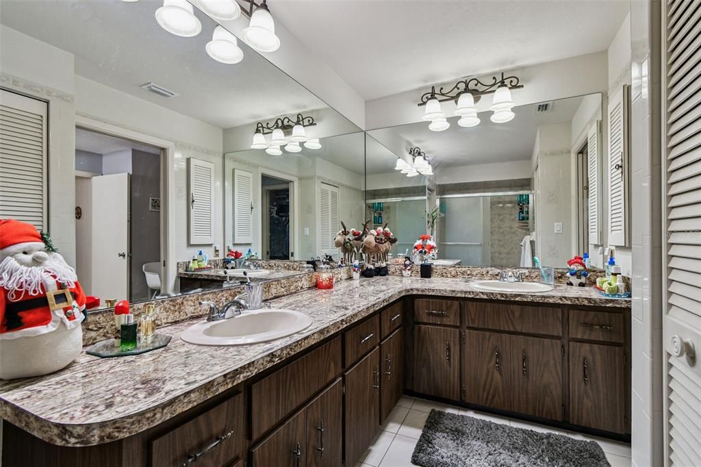 待售: $490,000 (3 贝兹, 3 浴室, 2137 平方英尺)