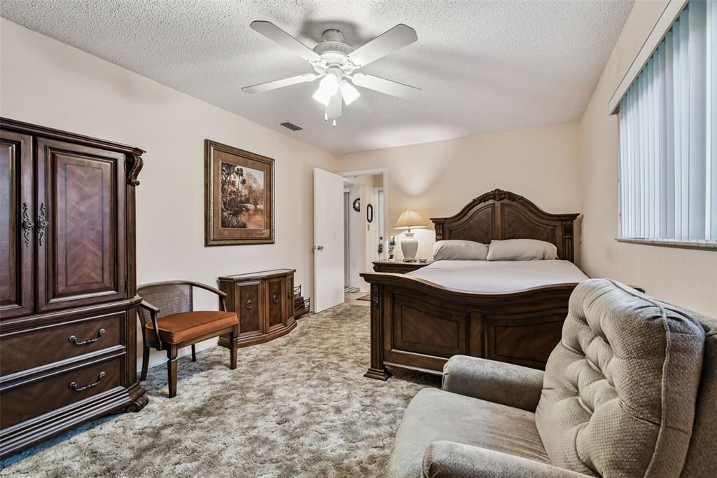 待售: $490,000 (3 贝兹, 3 浴室, 2137 平方英尺)