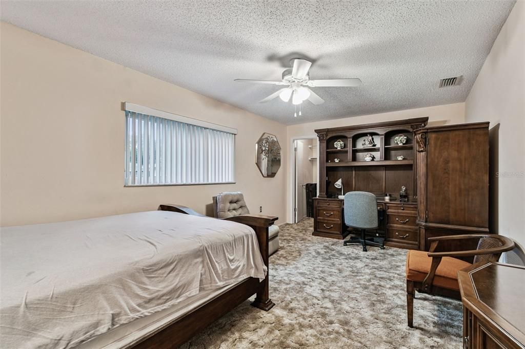 待售: $490,000 (3 贝兹, 3 浴室, 2137 平方英尺)