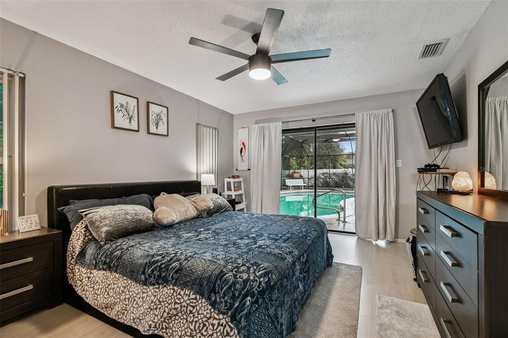 待售: $490,000 (3 贝兹, 3 浴室, 2137 平方英尺)