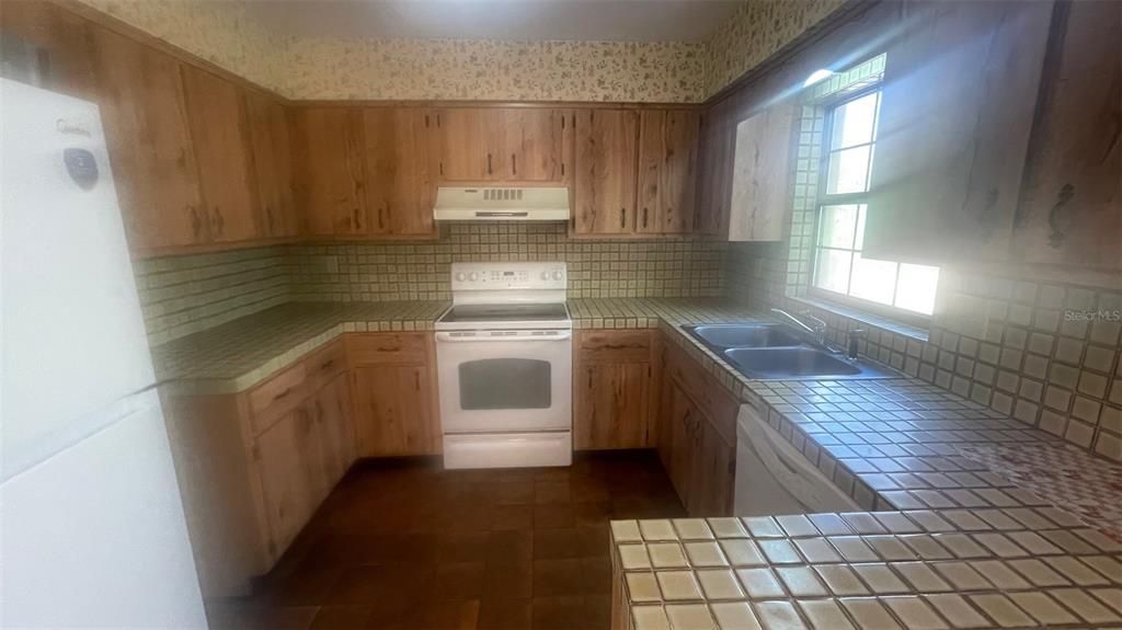 For Rent: $1,200 (3 beds, 2 baths, 1488 Square Feet)