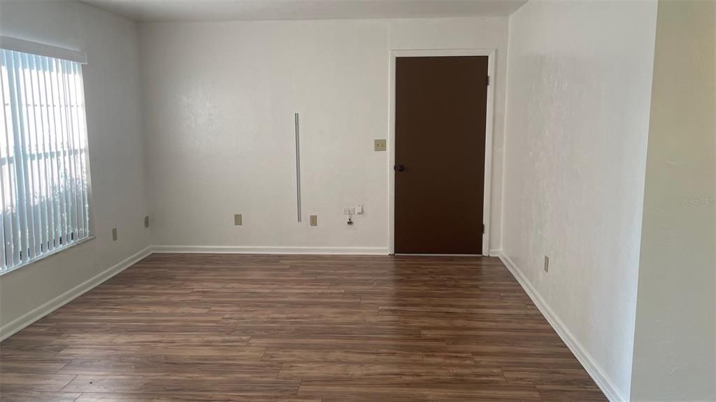 For Rent: $1,200 (3 beds, 2 baths, 1488 Square Feet)