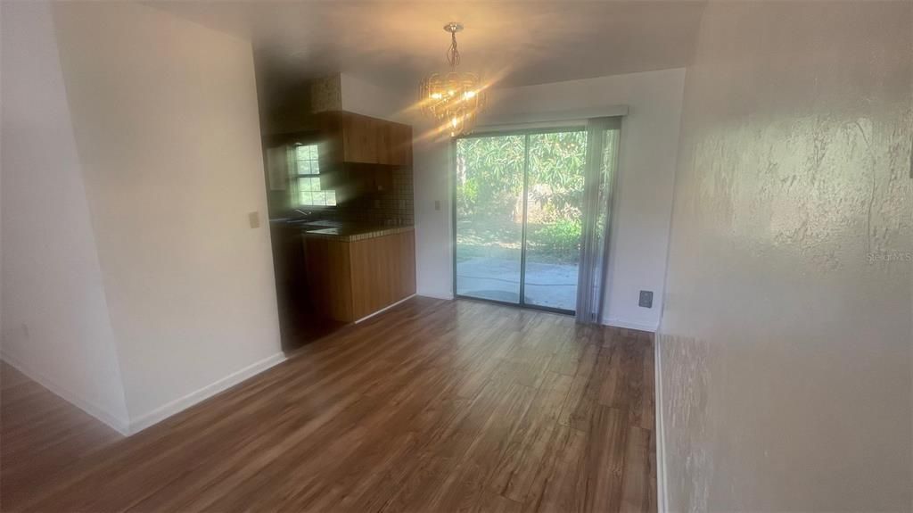 For Rent: $1,200 (3 beds, 2 baths, 1488 Square Feet)