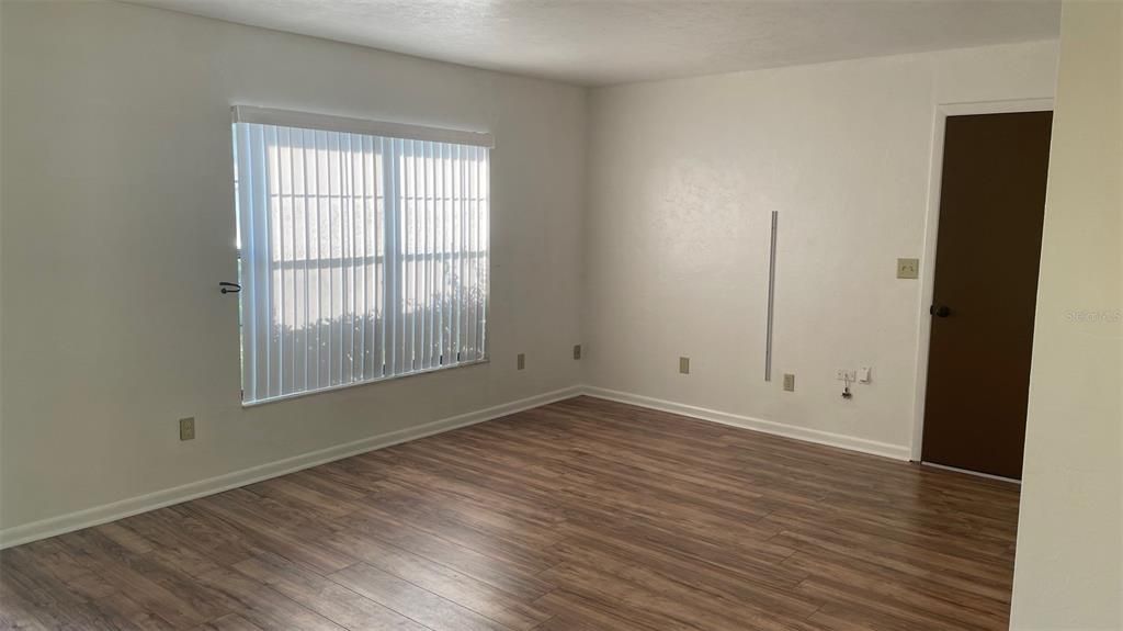 For Rent: $1,200 (3 beds, 2 baths, 1488 Square Feet)