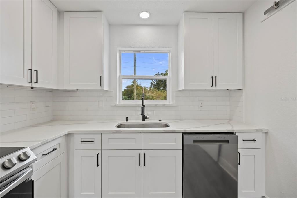 En Venta: $179,999 (2 camas, 2 baños, 1040 Pies cuadrados)