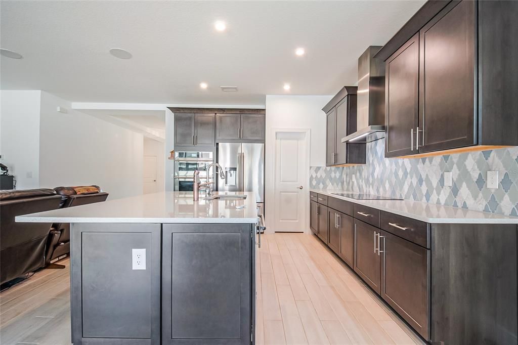 待售: $624,900 (4 贝兹, 2 浴室, 2014 平方英尺)