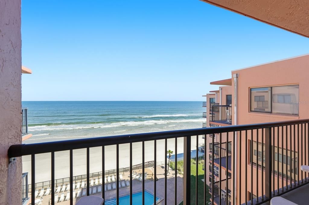 For Sale: $335,000 (1 beds, 1 baths, 775 Square Feet)