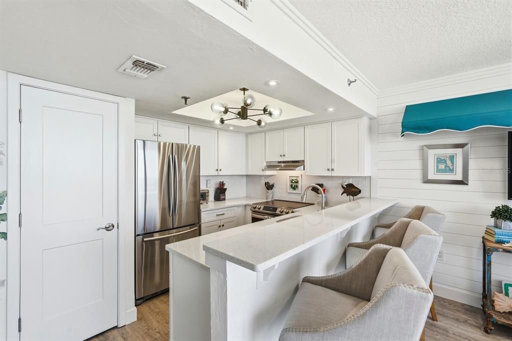 For Sale: $335,000 (1 beds, 1 baths, 775 Square Feet)