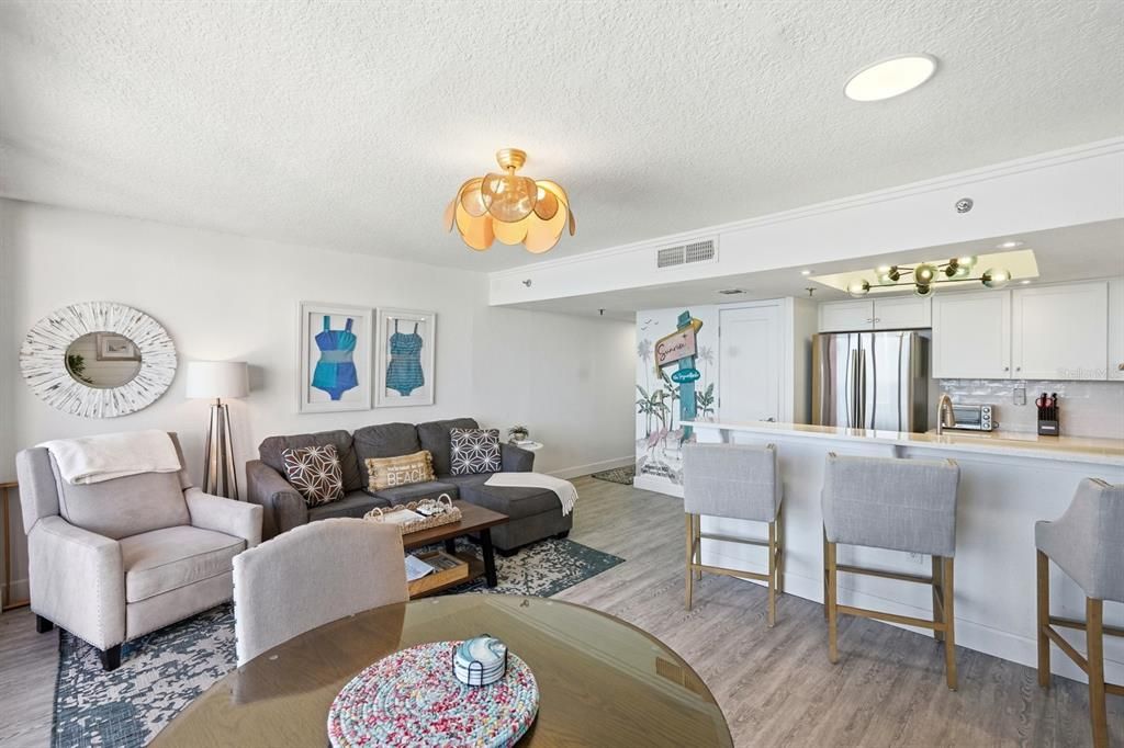 For Sale: $335,000 (1 beds, 1 baths, 775 Square Feet)