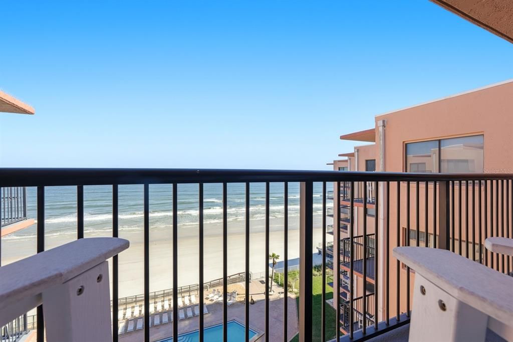 For Sale: $335,000 (1 beds, 1 baths, 775 Square Feet)