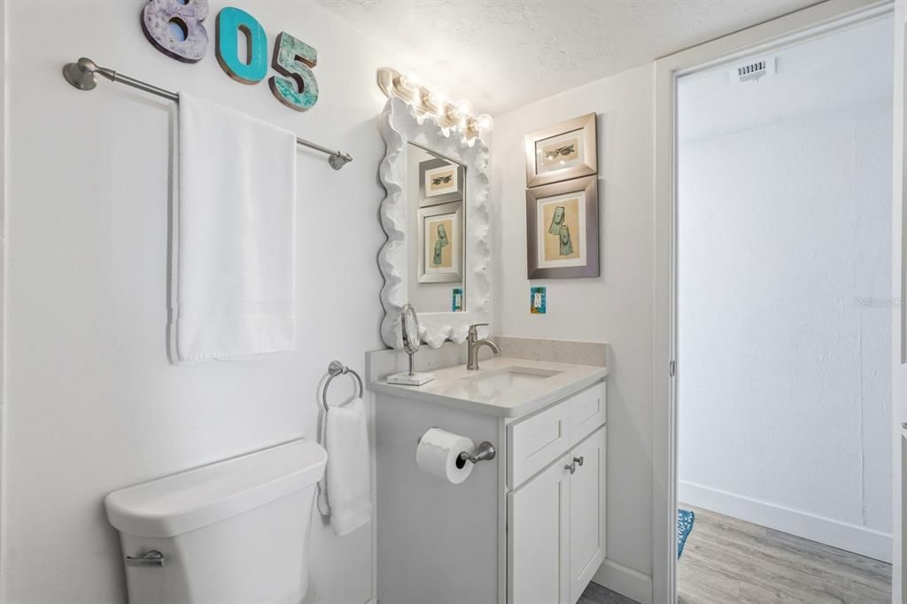 For Sale: $335,000 (1 beds, 1 baths, 775 Square Feet)