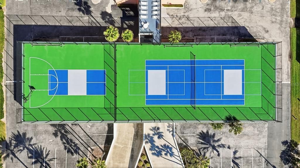 For Sale: $335,000 (1 beds, 1 baths, 775 Square Feet)