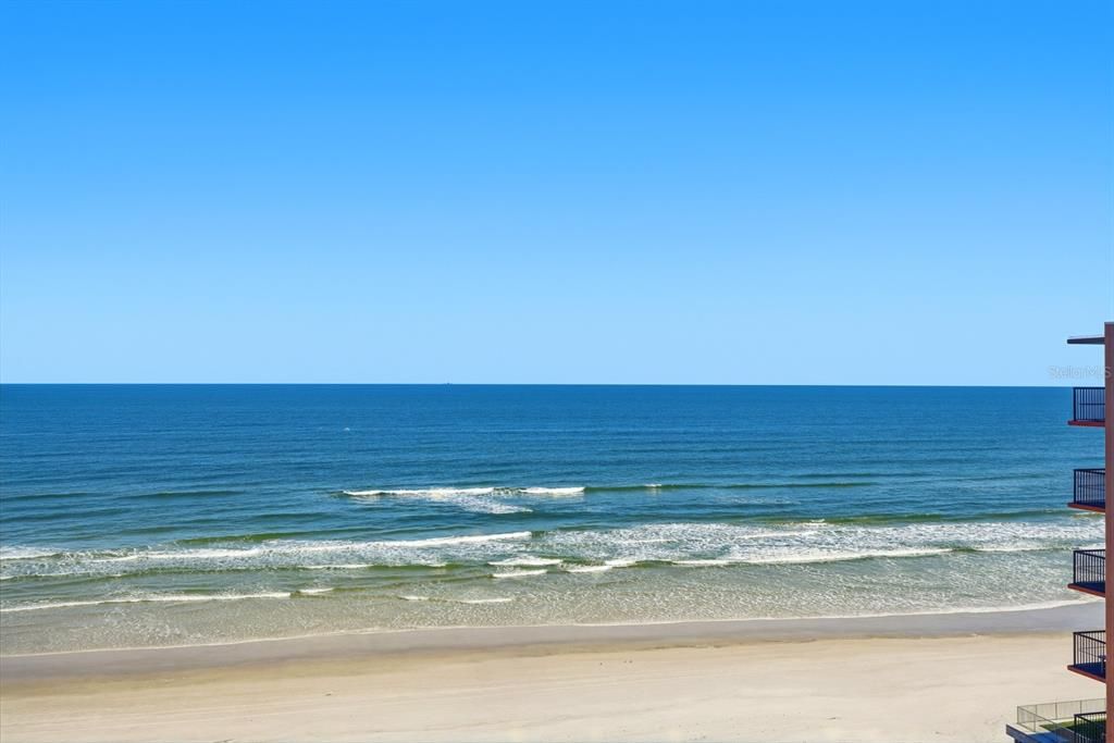 For Sale: $335,000 (1 beds, 1 baths, 775 Square Feet)