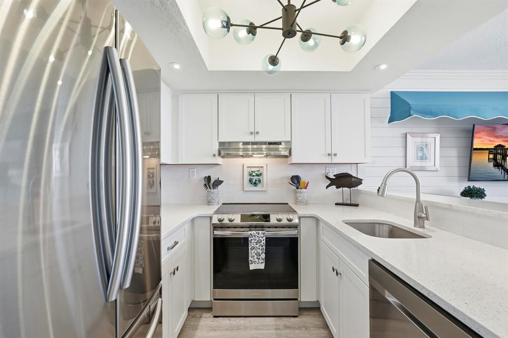 For Sale: $335,000 (1 beds, 1 baths, 775 Square Feet)