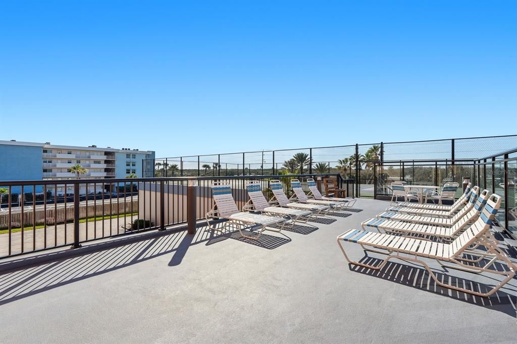 For Sale: $335,000 (1 beds, 1 baths, 775 Square Feet)