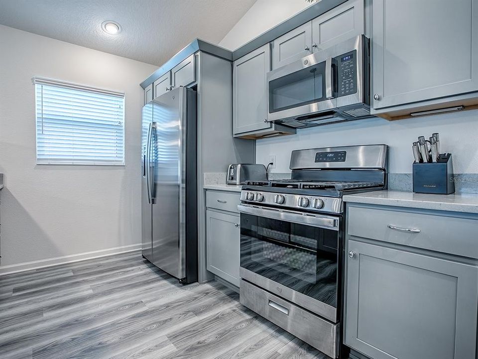 На продажу: $389,900 (3 спален, 2 ванн, 1499 Квадратных фут)