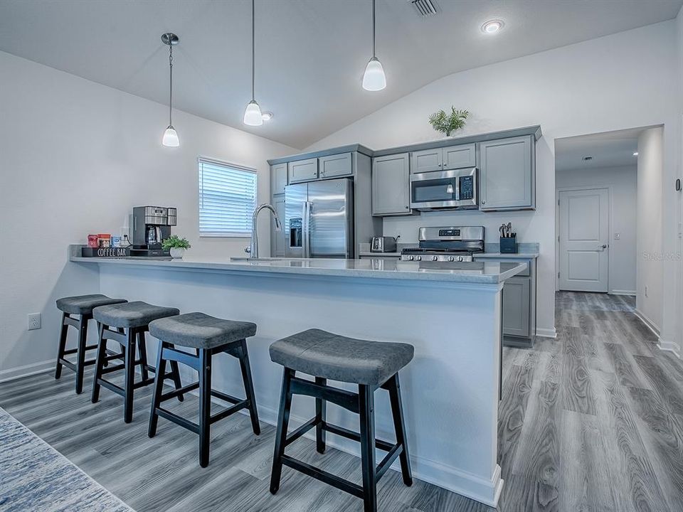 На продажу: $389,900 (3 спален, 2 ванн, 1499 Квадратных фут)