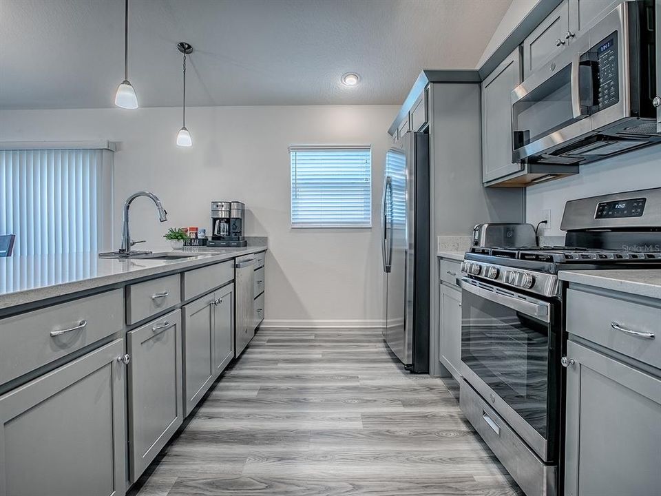 На продажу: $389,900 (3 спален, 2 ванн, 1499 Квадратных фут)