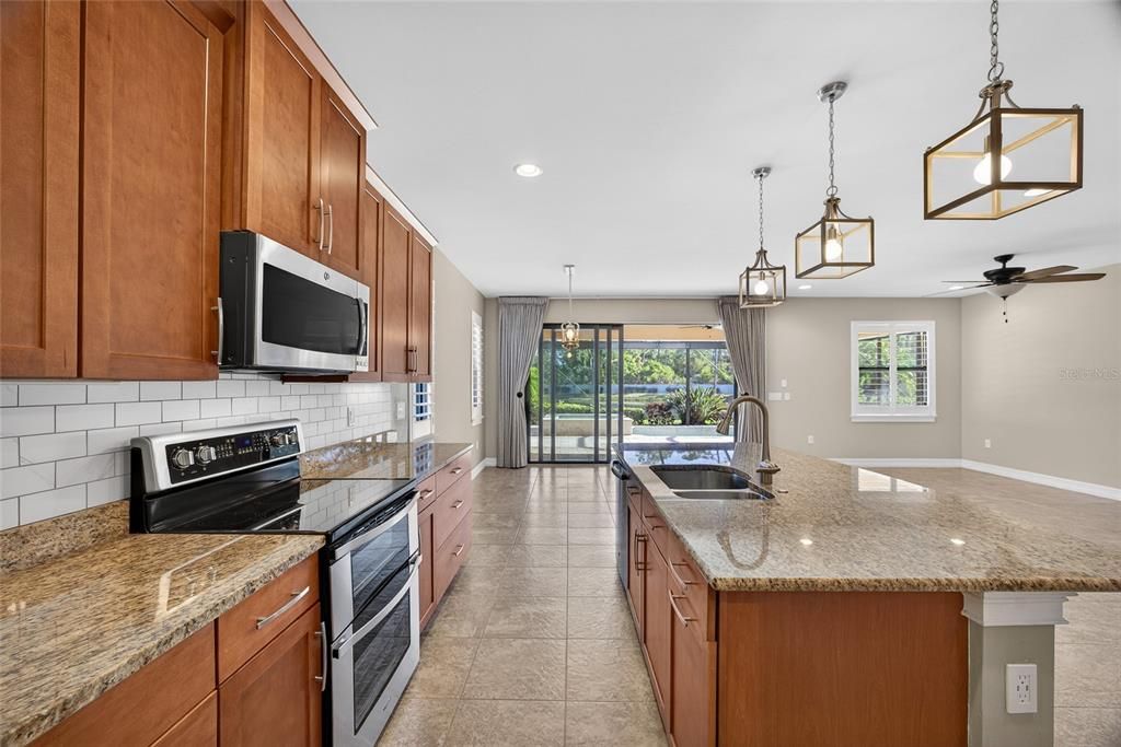 На продажу: $695,000 (4 спален, 3 ванн, 3164 Квадратных фут)