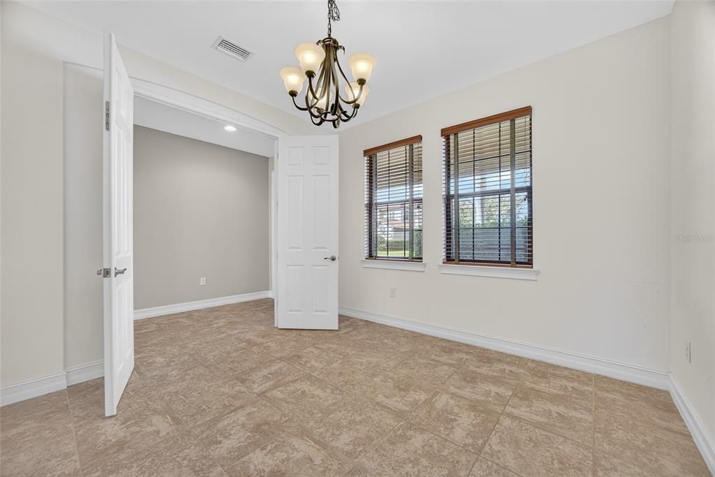 На продажу: $695,000 (4 спален, 3 ванн, 3164 Квадратных фут)