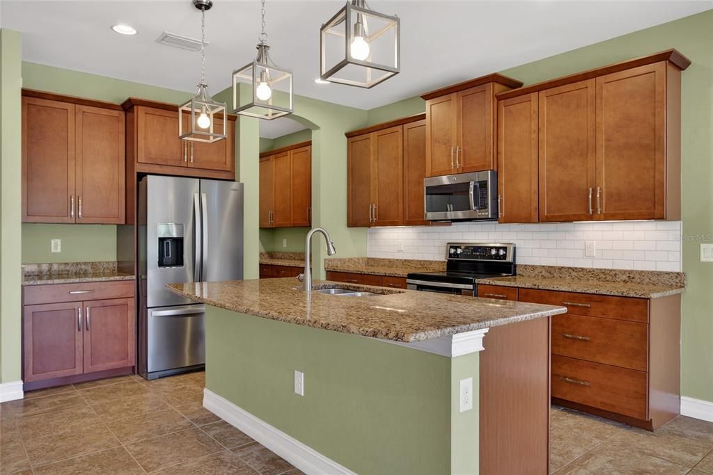 На продажу: $695,000 (4 спален, 3 ванн, 3164 Квадратных фут)