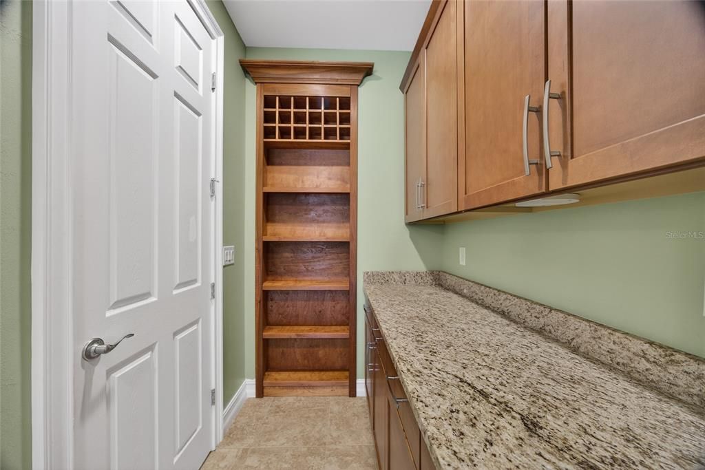 На продажу: $695,000 (4 спален, 3 ванн, 3164 Квадратных фут)