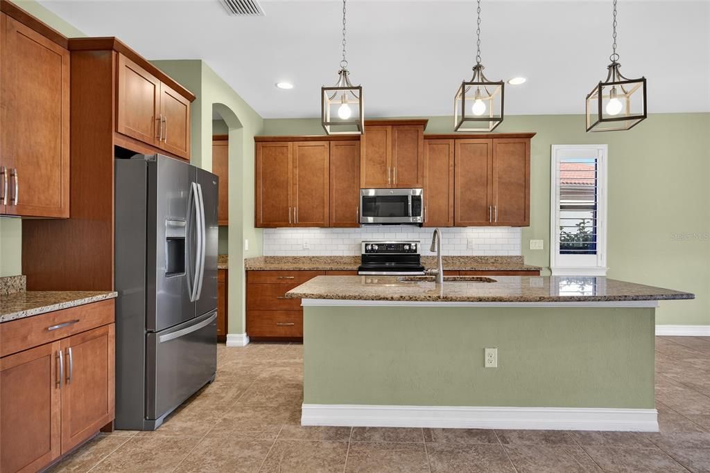 На продажу: $695,000 (4 спален, 3 ванн, 3164 Квадратных фут)