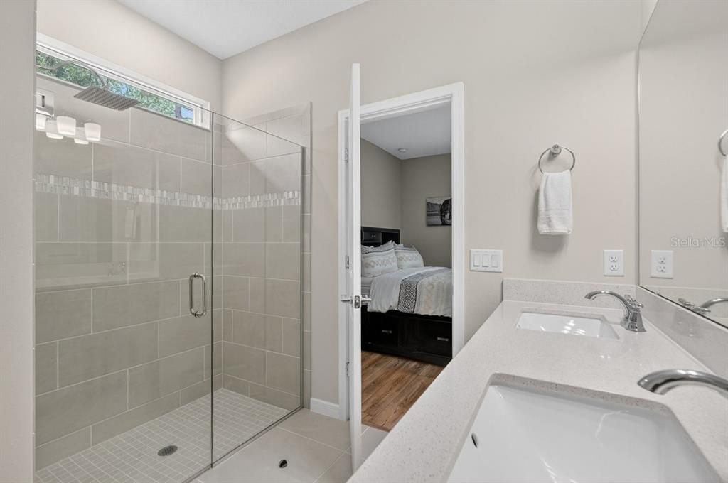 En Venta: $399,900 (3 camas, 2 baños, 2164 Pies cuadrados)