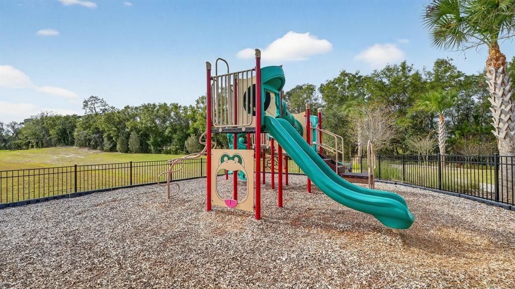 En Venta: $399,900 (3 camas, 2 baños, 2164 Pies cuadrados)